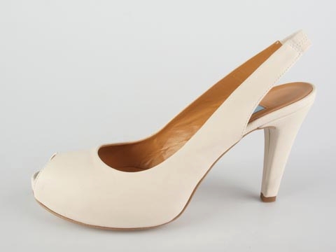 A Pair: 6686