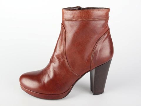 A Pair: ME6130 Leon - 2