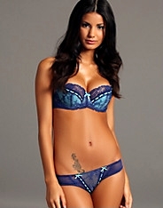 Artistry Contour Bra