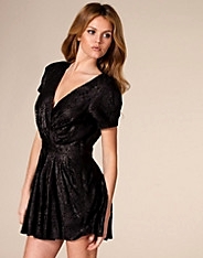 Ary Tar Lace