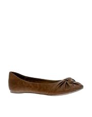 Blowfish Nella Twist Front Flat Shoe