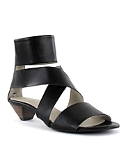 Debbie Shoe