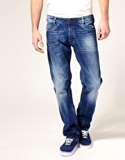Diesel Poiak 8Co Regular Slim Fit Jean