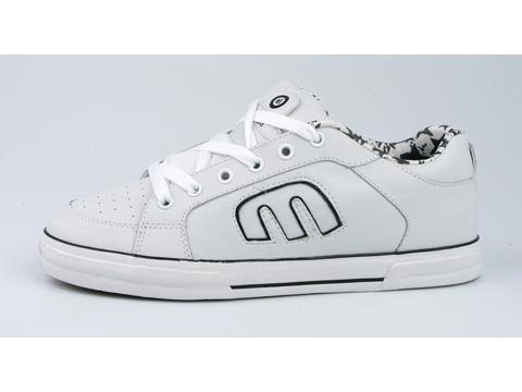 Etnies: Dasit
