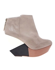 Finsk Ankle Wedge Shoe
