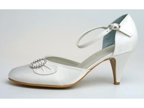 Ivory: Claudia