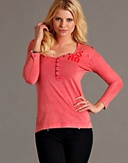 Josefin Tee