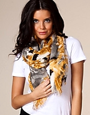 Julia Scarf