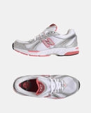 NEW BALANCE - Sneakers - 82