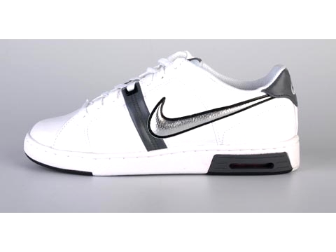 Nike: Air Gravel Court