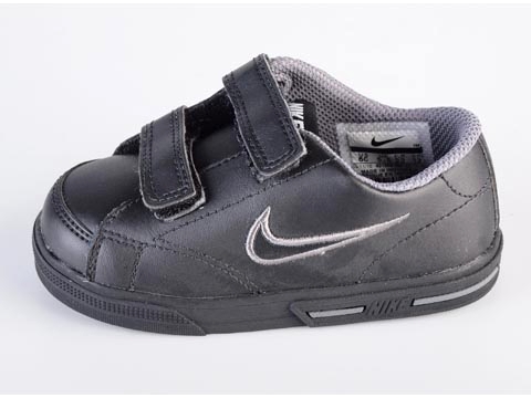 Nike: Capri 2010 401968-004 Black
