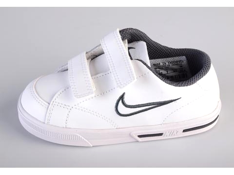 Nike: Capri 2010 401968-104 White