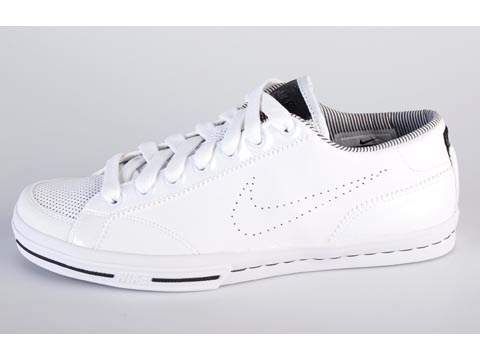 Nike: Capri Premium