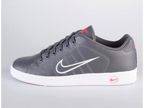 Nike: Court Tradition 2 - 2