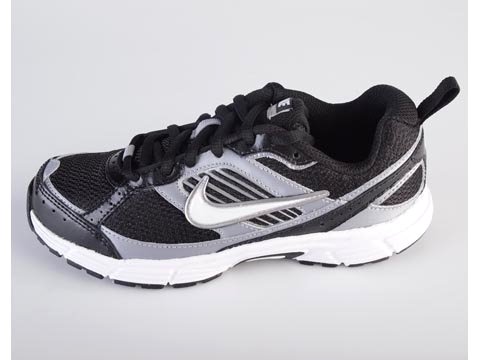 Nike: Dart 8 - 2