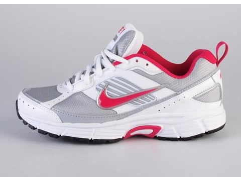 Nike: Dart 8 - 3