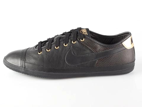 Nike: Flash Leather