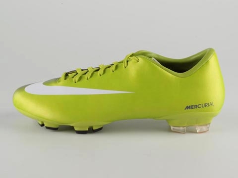Nike: Mercurial Victory FG Bright