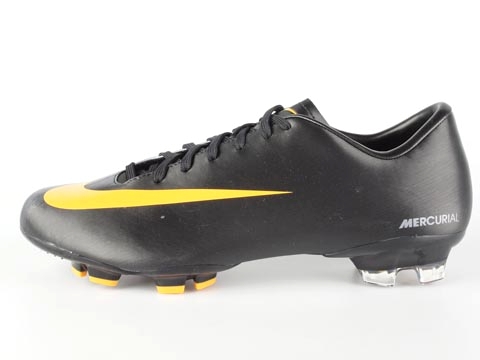Nike: Mercurial Victory FG