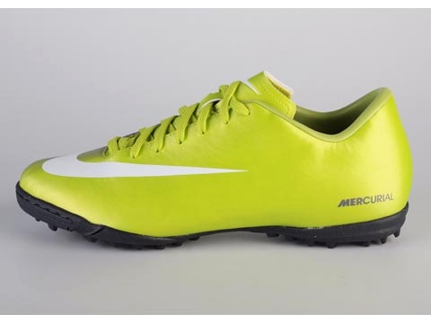 Nike: Mercurial Victory TF