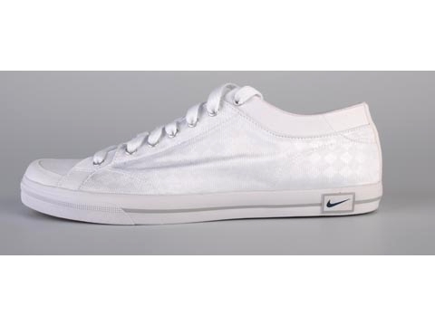 Nike: Nike Capri Es