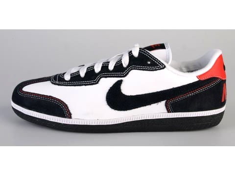 Nike: Postmatch Premier