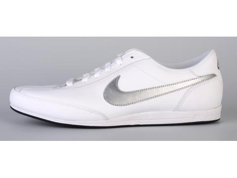 Nike: Signature