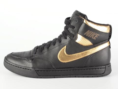 Nike: Wmns Air Royalty Hi