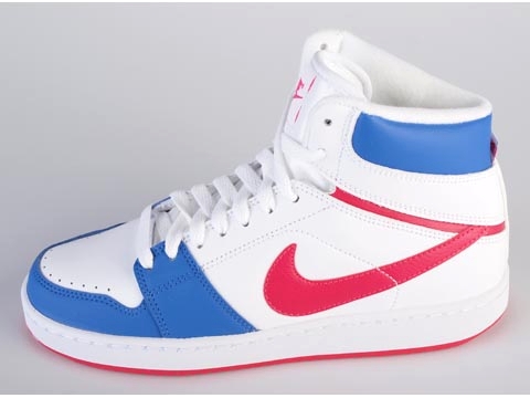Nike: Wmns Backboard High
