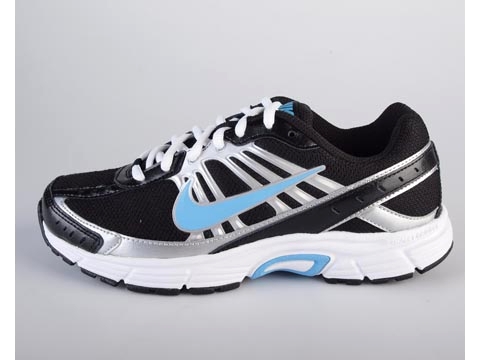 Nike: Wmns Dart 8