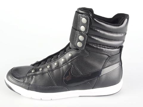 Nike: Wmns Gamma Mid