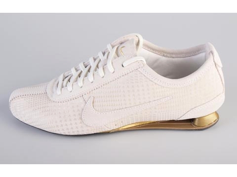 Nike: Wmns Shox Rivalry