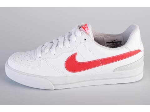 Nike: Wmns Sweet Ace 83