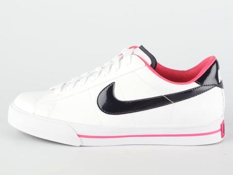 Nike: Wmns Sweet Classic