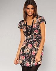 Phoebe Dressbox