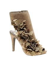 Report Inez Peep Toe Sandals With Applique Flowers