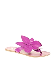 Rocket Dog Sweetheart Flower Front Toe Post Flat Sandal
