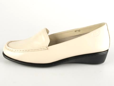 Scholl: Julianne Gel