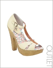 Shellys Chunky Heel Buckle Shoe