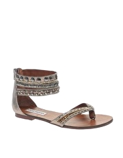 Steve Madden Devinner Flat Sandal