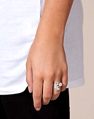 Three Stone Ring