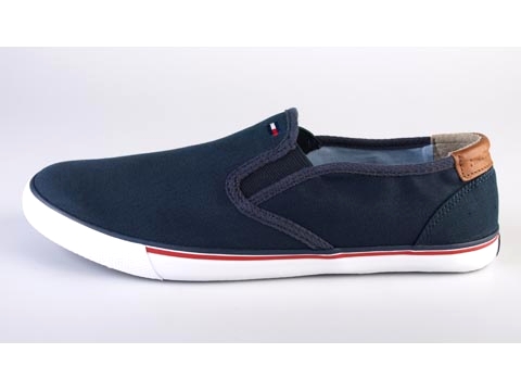 Tommy Hilfiger: Victor 16