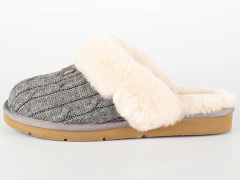 Ugg Australia: Cozy Knit - 2