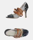 UNDERCOVER - Pumps