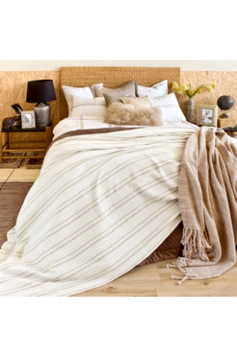 Zara Home, Överkast Eduardo