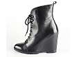 Minimarket: Boot Wedge